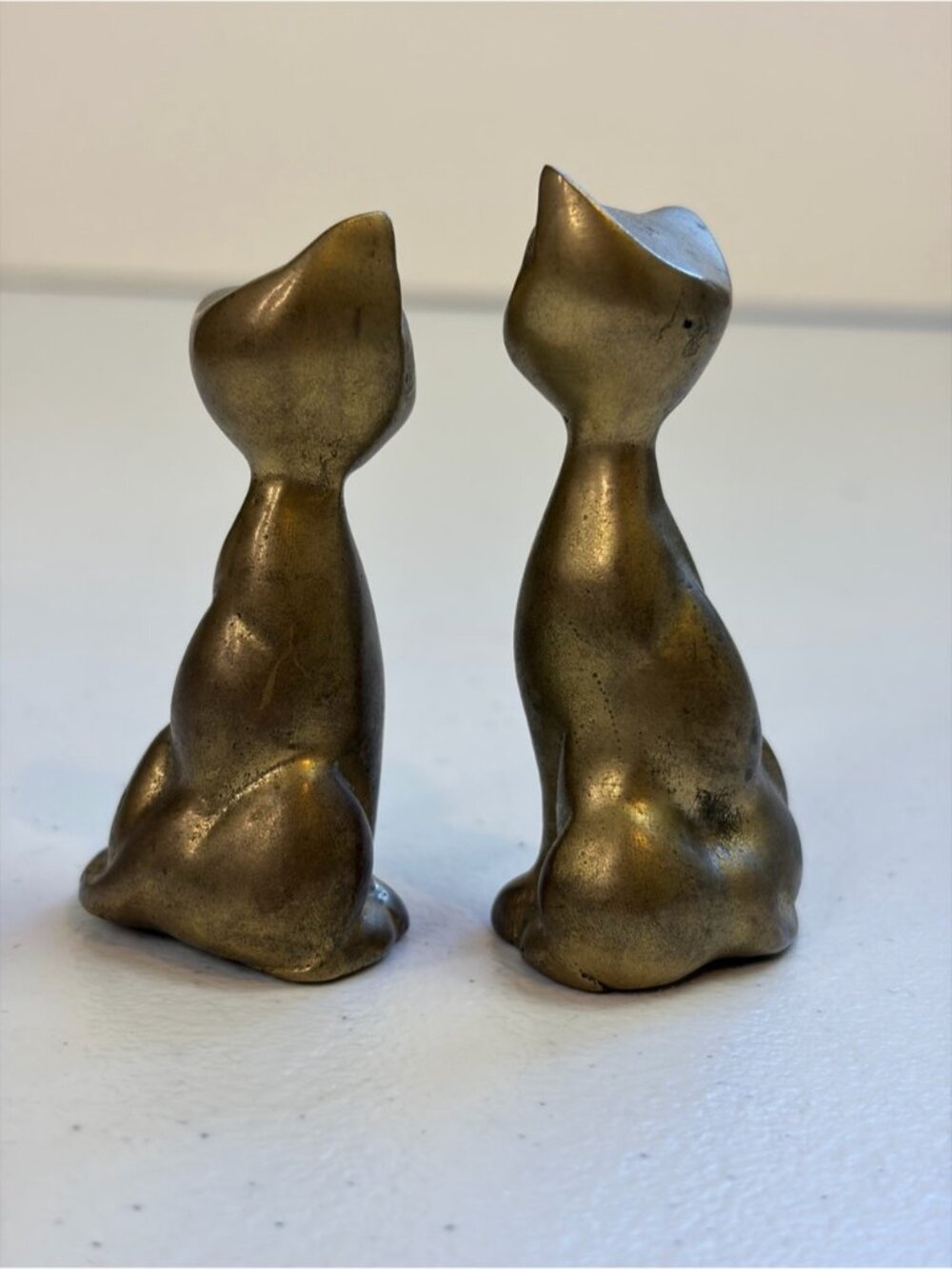 Vintage 1950s Mid Century Brass Siamese Cat Statue Mini Pair Figurine MCM - Picture 2 of 5
